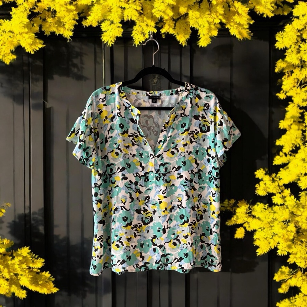 Ann Taylor Factory White with Green/Yellow/Blue Abstract Floral Print Top